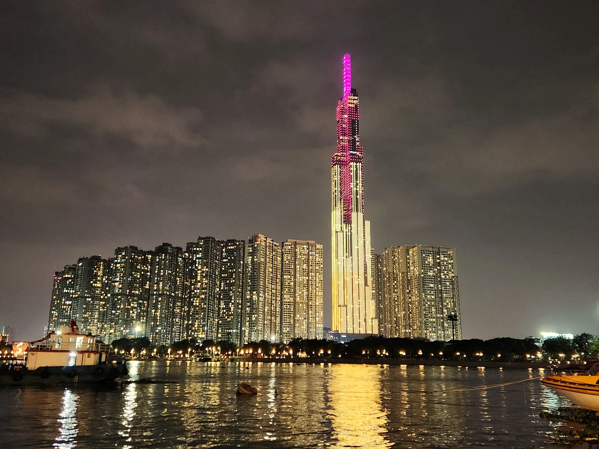  Night-time image of Landmark 81, a famous residential tower in Ho Chi Minh City, a popular holiday destination in Vietnam 