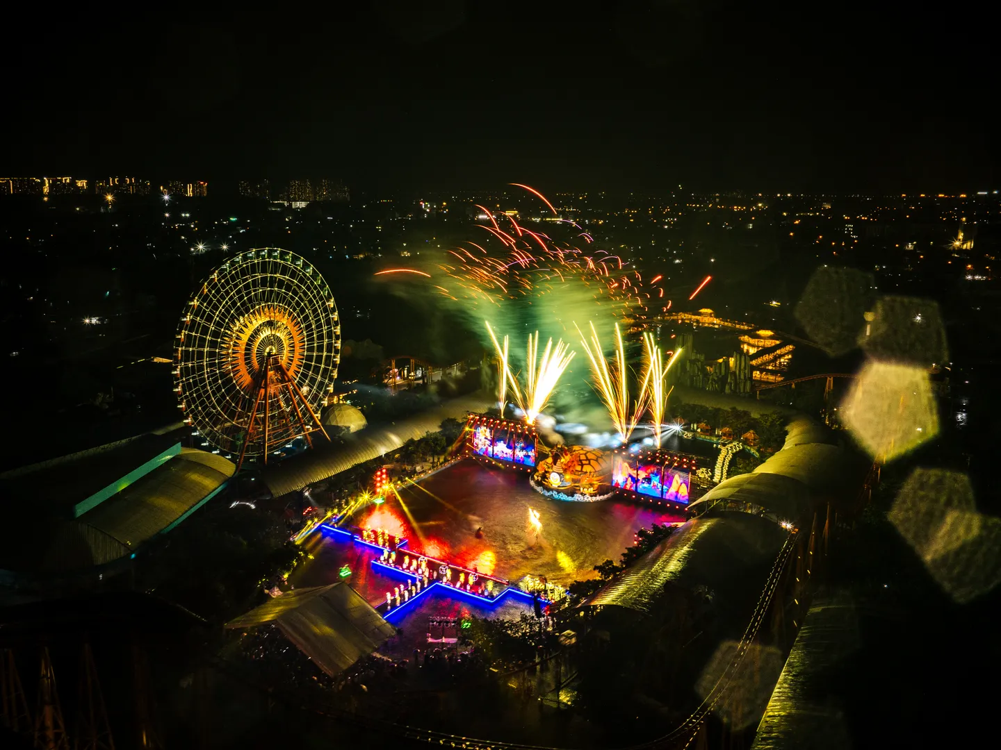  A spectacular fireworks display during a National Day celebration in Suoi Tien theme park located in Ho Chi Minh City, a popular holiday destination in Vietnam 
