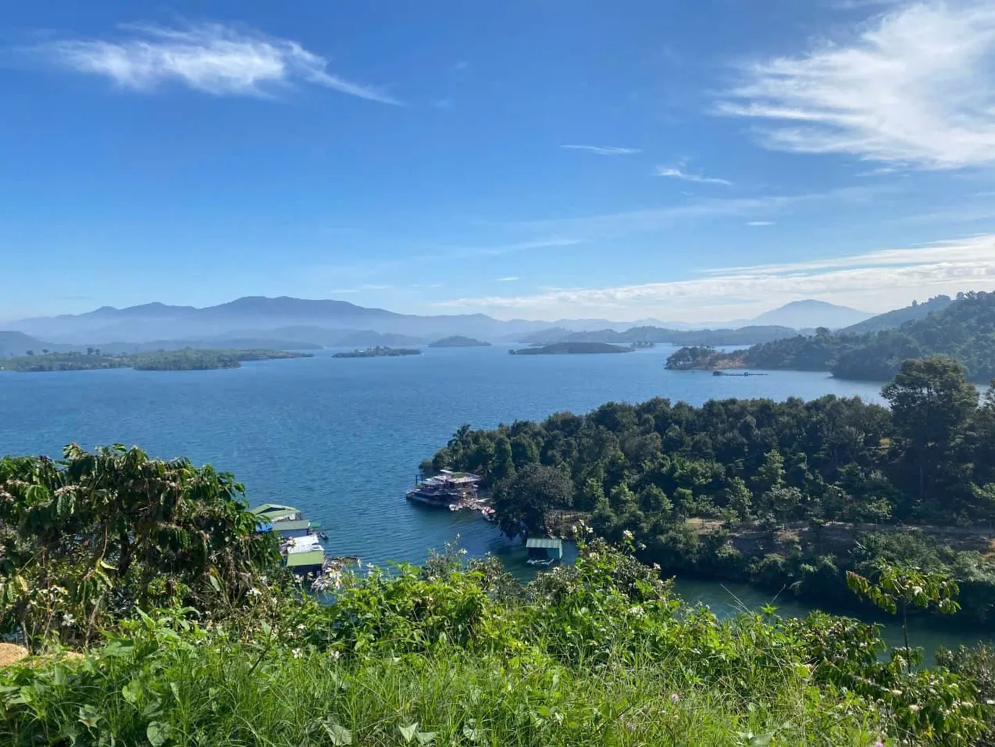  Explore the green landscapes and attractions of Bao Loc 